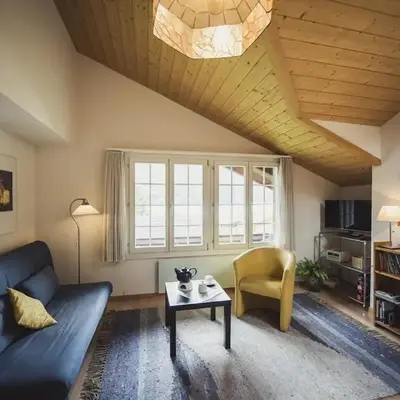 Top floor flat with lake view and balcony