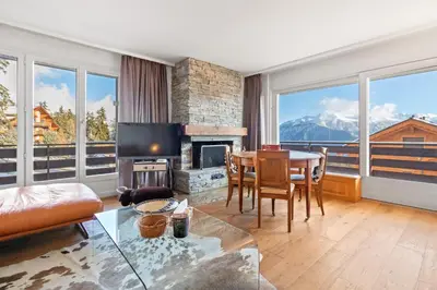 Ein allgemeiner Bergblick oder ein Berglick von der Ferienwohnung aus