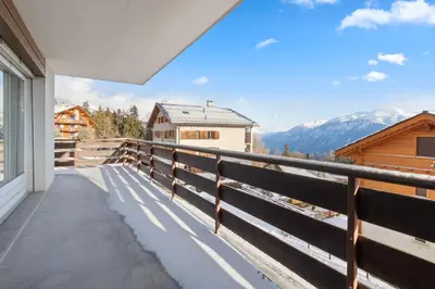 Ein allgemeiner Bergblick oder ein Berglick von der Ferienwohnung aus
