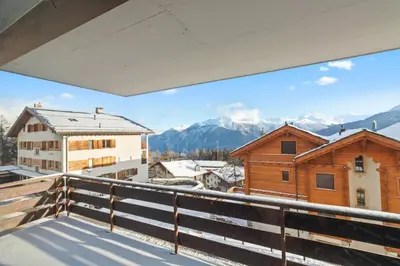 Ein allgemeiner Bergblick oder ein Berglick von der Ferienwohnung aus