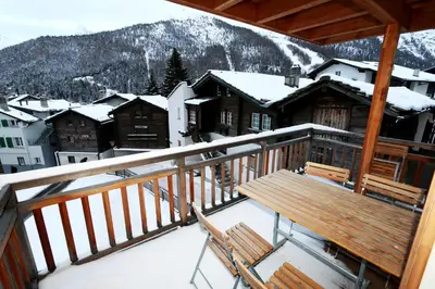 Ein allgemeiner Bergblick oder ein Berglick von der Ferienwohnung aus
