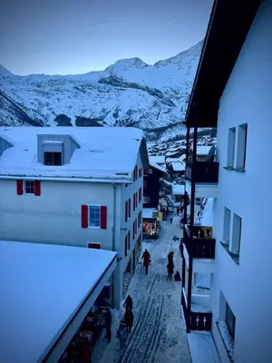 Ein allgemeiner Bergblick oder ein Berglick von der Ferienwohnung aus