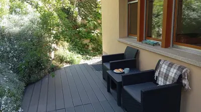 Ein Sitzbereich in der Unterkunft Modernes Studio bei Gemmi und Sportarena