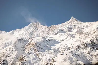 Ein allgemeiner Bergblick oder ein Berglick von des Hotels aus