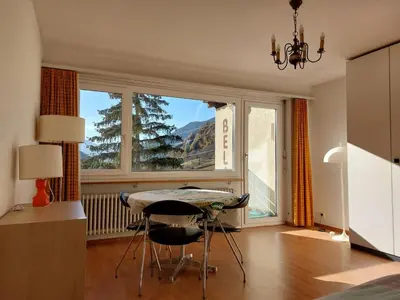 Ein allgemeiner Bergblick oder ein Berglick von der Ferienwohnung aus