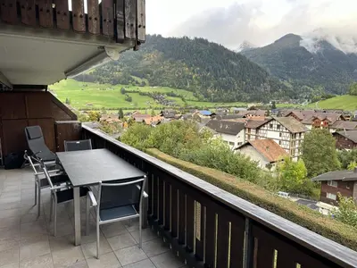 Ein allgemeiner Bergblick oder ein Berglick von der Ferienwohnung aus