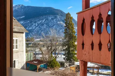Ein allgemeiner Bergblick oder ein Berglick von der Ferienwohnung aus