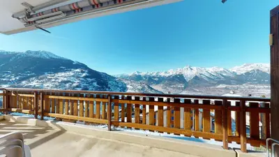 Ein allgemeiner Bergblick oder ein Berglick von der Ferienwohnung aus