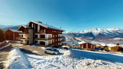 Ein allgemeiner Bergblick oder ein Berglick von der Ferienwohnung aus