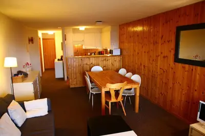 Küche/Küchenzeile in der Unterkunft Mayens de l'Ours CZ 013 - MOUNTAIN apartment 8 per