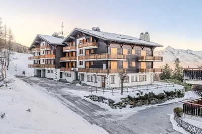 Ein allgemeiner Bergblick oder ein Berglick von der Ferienwohnung aus