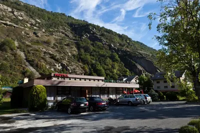 Ein allgemeiner Bergblick oder ein Berglick von des Hotels aus