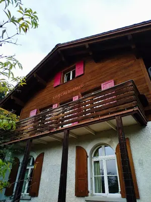 Das Gebäude in dem sich die Ferienwohnung befindet