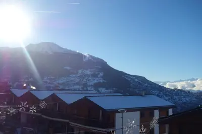 Ein allgemeiner Bergblick oder ein Berglick von der Ferienwohnung aus