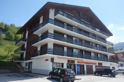 Das Gebäude in dem sich die Ferienwohnung befindet