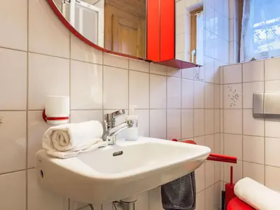 Ein Badezimmer in der Unterkunft Holiday Home Echo du Mihi by Interhome