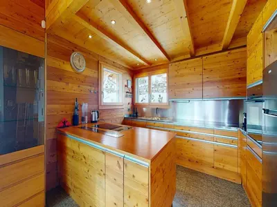 Küche/Küchenzeile in der Unterkunft Lush chalet in Heremence with sauna