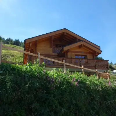 Chalet in Les Masses with ski storage