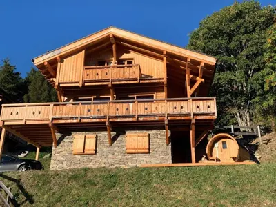Das Gebäude in dem sich das Chalet befindet