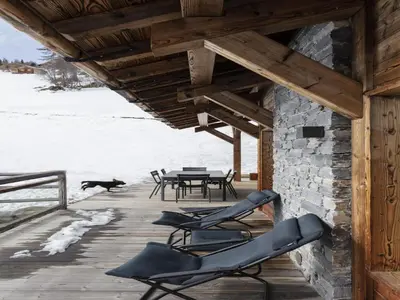 Ein Balkon oder eine Terrasse in der Unterkunft Chalet in Les Masses with sauna