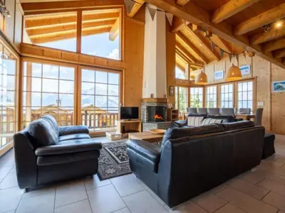 TV/Unterhaltungsangebot in der Unterkunft Chalet in Veysonnaz with swimming pool