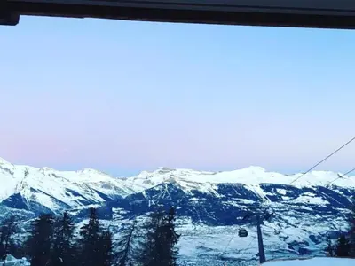 Ein allgemeiner Bergblick oder ein Berglick von der Ferienwohnung aus