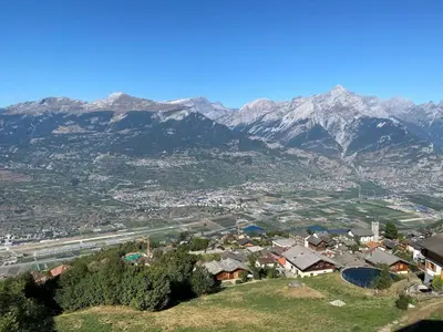 Ein allgemeiner Bergblick oder ein Berglick von der Ferienwohnung aus