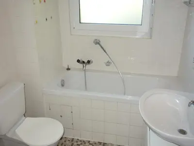 Ein Badezimmer in der Unterkunft Spacious apartment near cable car