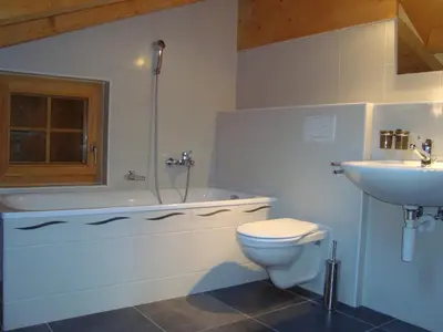 Ein Badezimmer in der Unterkunft Chalet in Veysonnaz near Ski Slopes