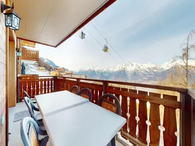 Ein allgemeiner Bergblick oder ein Berglick von der Ferienwohnung aus
