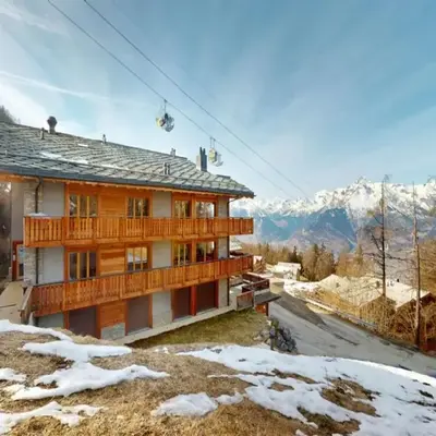 Centrally-located apartment for 6