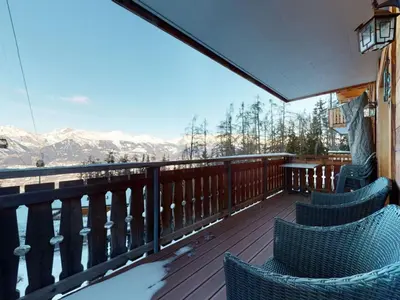 Ein allgemeiner Bergblick oder ein Berglick von der Ferienwohnung aus