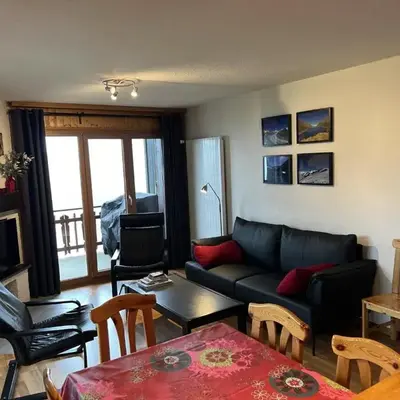 Valley-view apartment in Veysonnaz