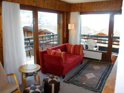 Ein Sitzbereich in der Unterkunft Apartment in Valais near Cable Car