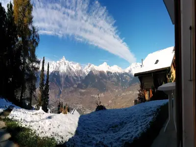 Ein allgemeiner Bergblick oder ein Berglick von der Ferienwohnung aus