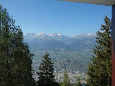 Ein allgemeiner Bergblick oder ein Berglick von der Ferienwohnung aus