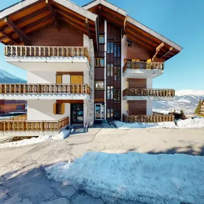 Stunning apartment with mountain view