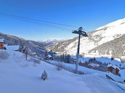 Apartment near Cable Car with Valley Views im Winter