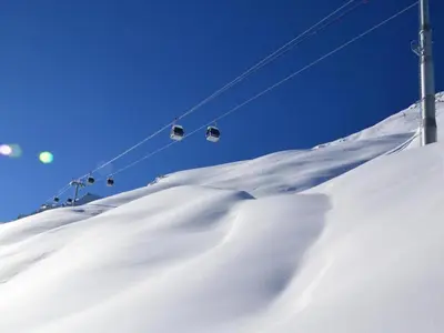 Apartment near Cable Car with Valley Views im Winter
