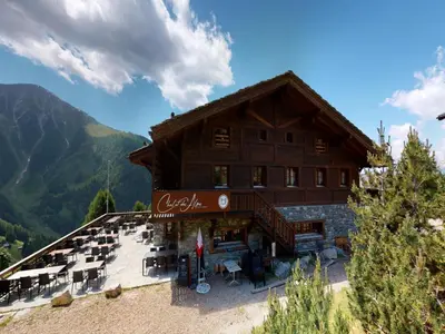 Ein allgemeiner Bergblick oder ein Berglick von der Ferienwohnung aus