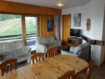 Ein Sitzbereich in der Unterkunft Apartment, 250m from cable car