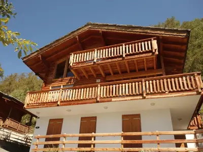 Ein Balkon oder eine Terrasse in der Unterkunft Chalet in Veysonnaz with balcony