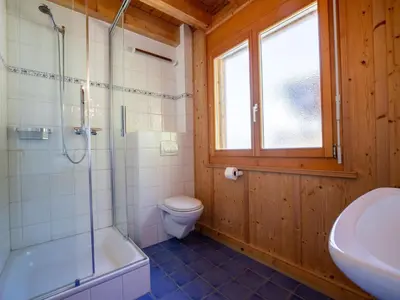 Ein Badezimmer in der Unterkunft Chalet in Veysonnaz with balcony