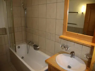 Ein Badezimmer in der Unterkunft Traditional apartment with balcony