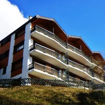 Pet-friendly apt with mountain views