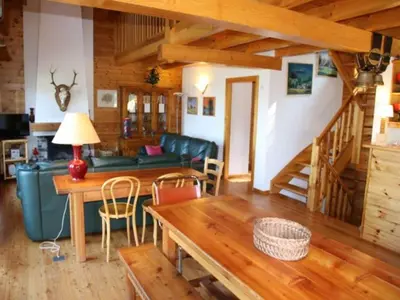 Ein Sitzbereich in der Unterkunft Chalet in Veysonnaz with mountain view
