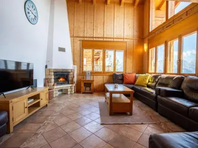 Ein Sitzbereich in der Unterkunft Chalet in Veysonnaz with mountain view
