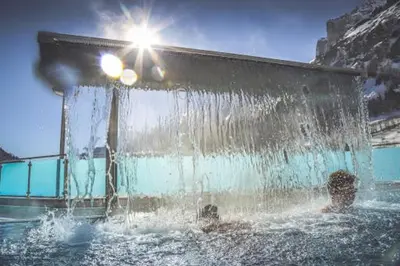 Der Swimmingpool an oder in der Nähe von Gemütliche Wohnung im Haus Pfeiren