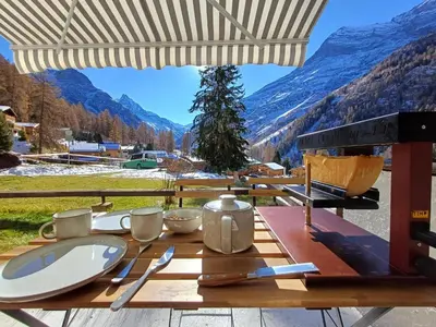 Ein allgemeiner Bergblick oder ein Berglick von der Ferienwohnung aus