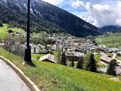 Ein allgemeiner Bergblick oder ein Berglick von der Ferienwohnung aus